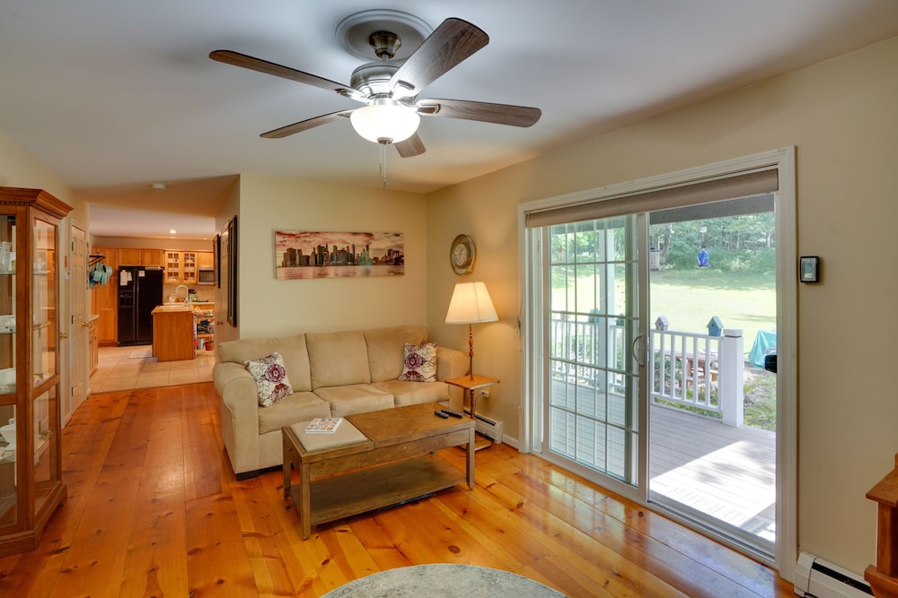 Pittsfield Home w/ Deck - 12 Mi to Jiminy Peak!