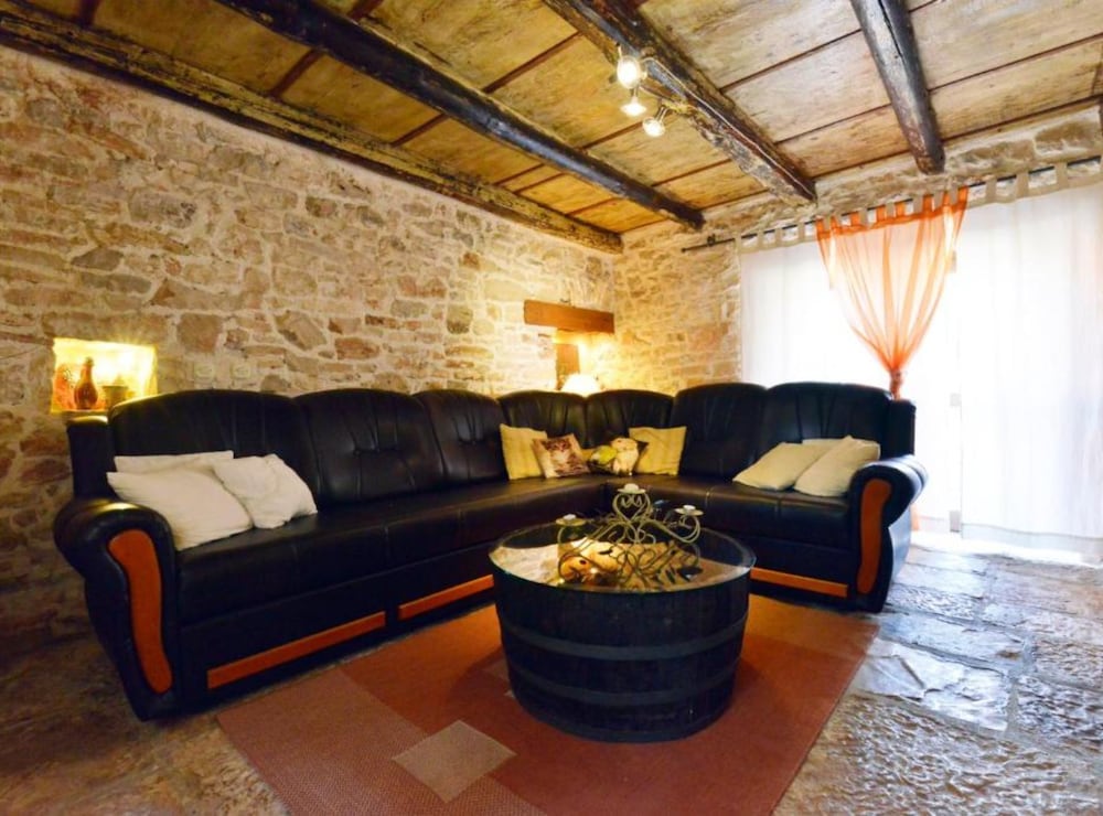 Authentic Istrian Holiday Home for Unforgettable Stays