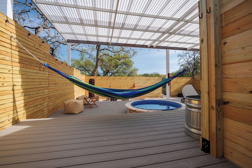 Secluded Luxury Couples cabin Sauna Pool