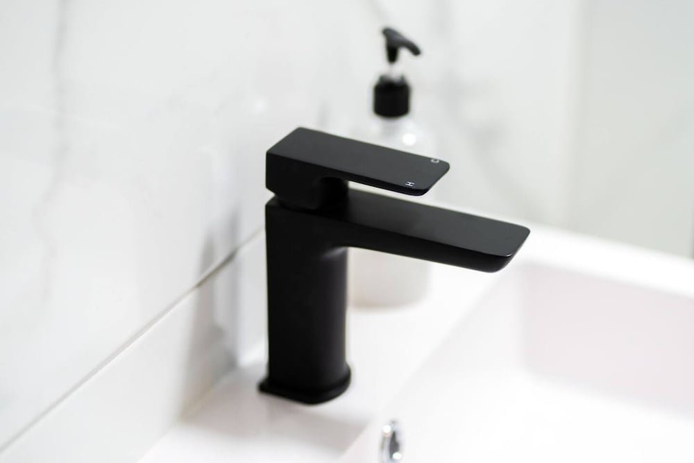 Lochside Apartment C