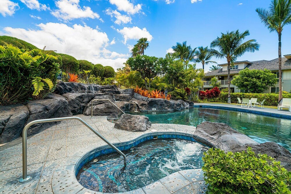 Waikoloa Beach Fun: Concierge, Pools & Steps to Dining & A-bay - Vrkcv