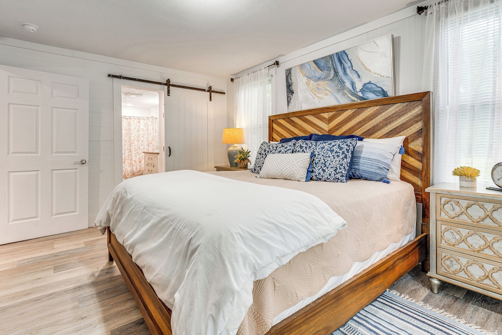 Walk to Boat Ramp: Newly Remodeled Seadrift Home!