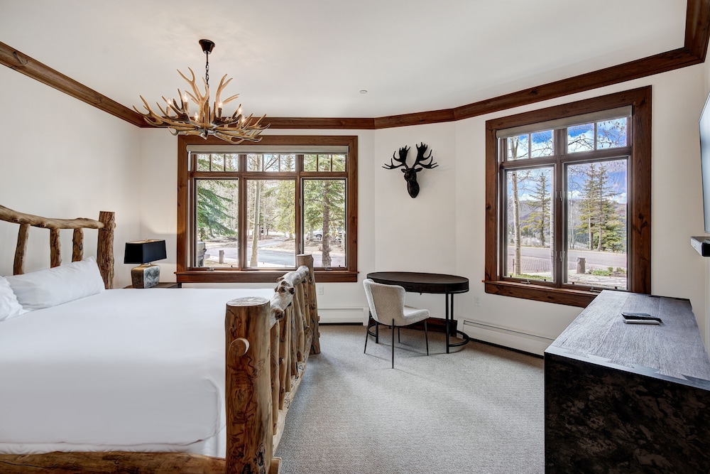 Ski-in Ski-out 1 Bdr+den In Exclusive Horizon Pass 1 Bedroom Condo by RedAwning