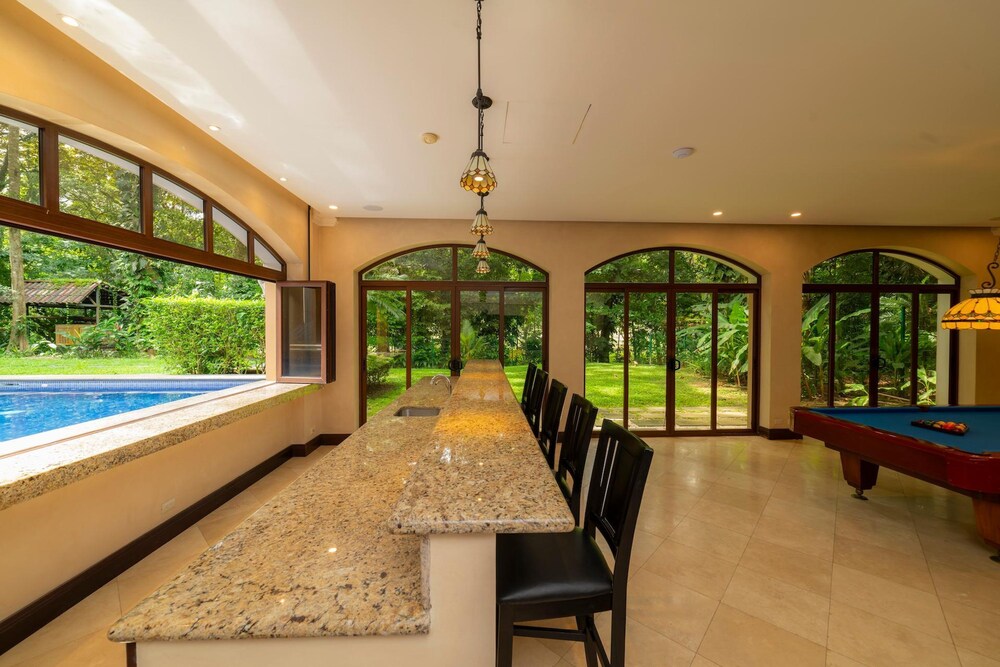 - Casa Zafiro 7 Bedrooms Private Pool