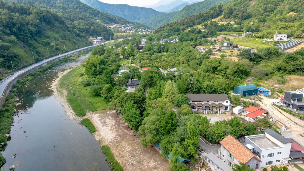 Gapyeong Noksu Valley Pet Group Pension