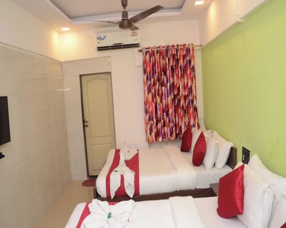 Anil Guest House Santacruz East