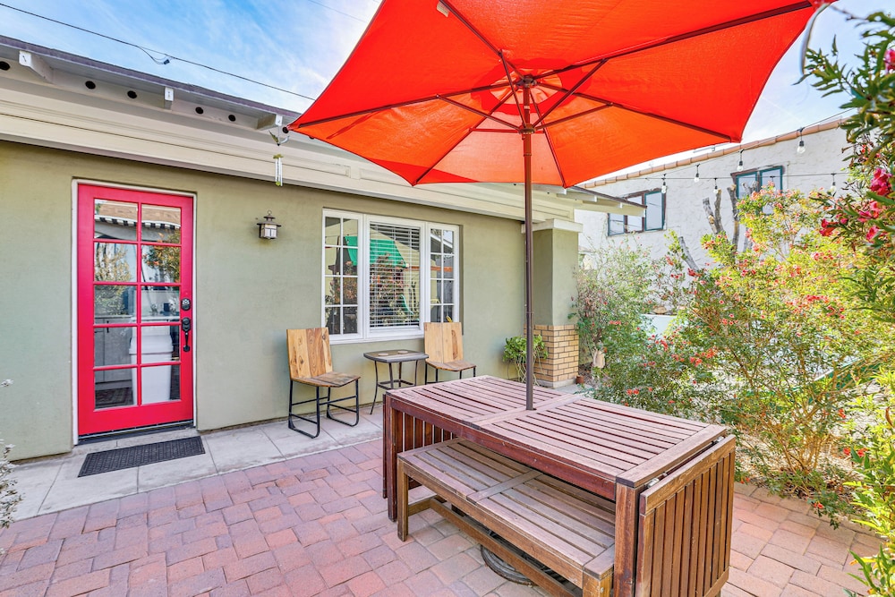 1 Mi to Dtwn: Updated Guesthouse in Phoenix!
