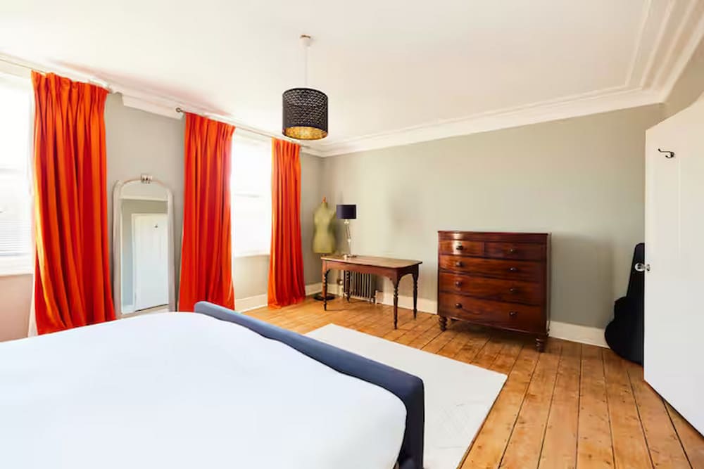 Stylish 3Br Home With Private Patio In Maida Vale