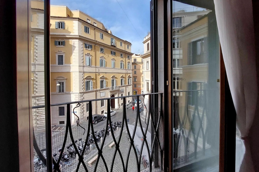 Luxury Navona Apartment
