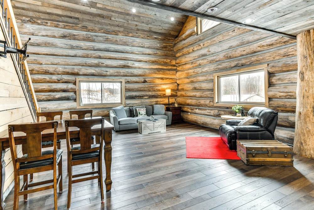 Perfect for Families: Custom-built Harrison Cabin!