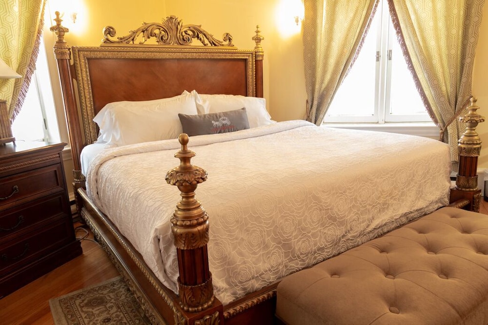 Grey Gables Inn