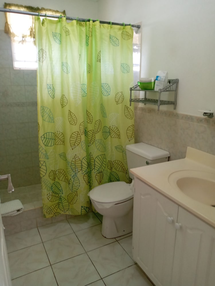 Cumber's Tropical Apartments