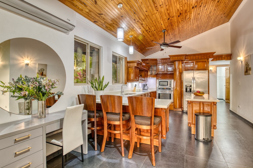 Luxury 15br Ocean View Estate in Nosara Ideal for Retreats Weddings Corporate Events