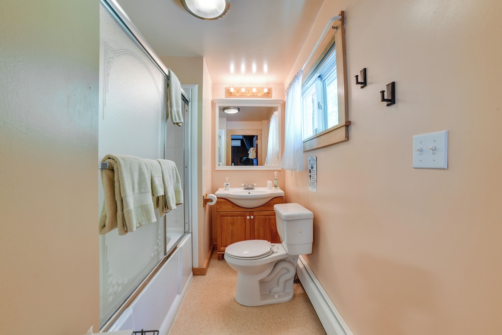 Hatch's Landing: Lake Ostego Home