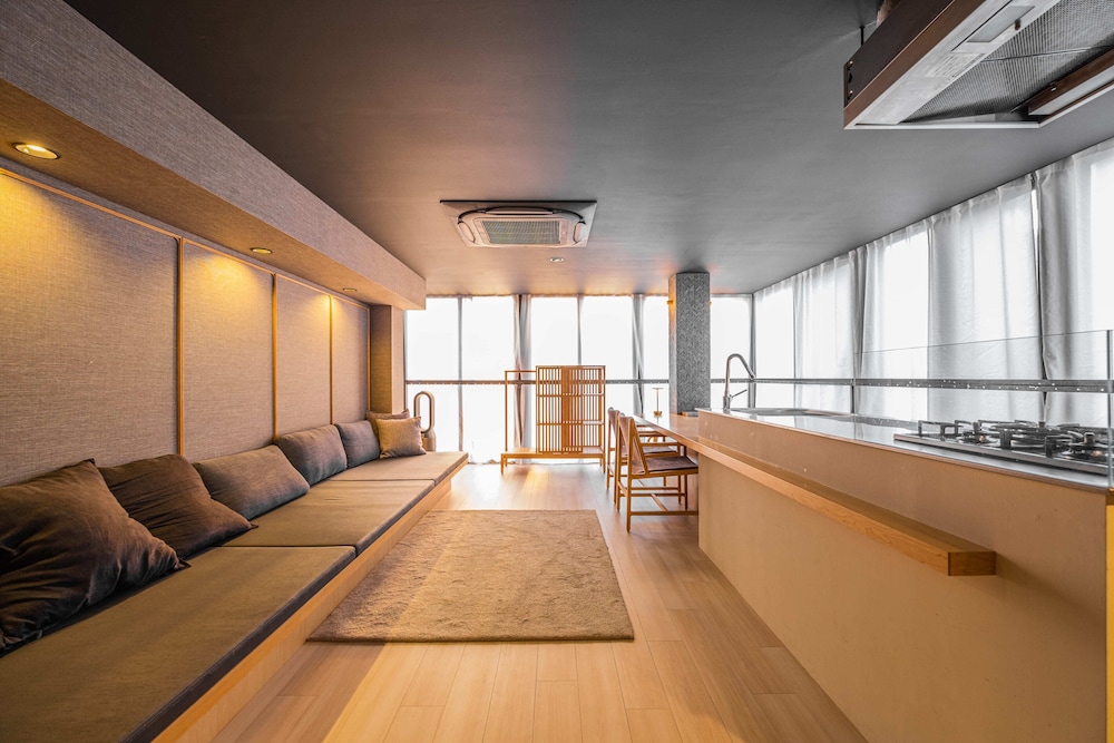 AET HOTEL