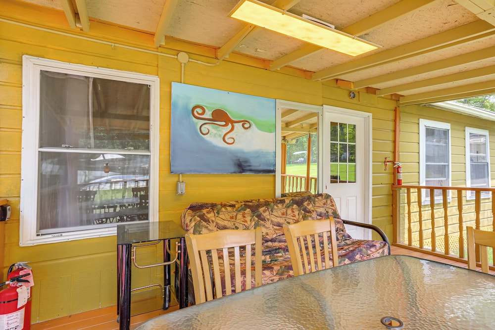 5 Mi to Marina & Raceways: Mongaup Valley Retreat!