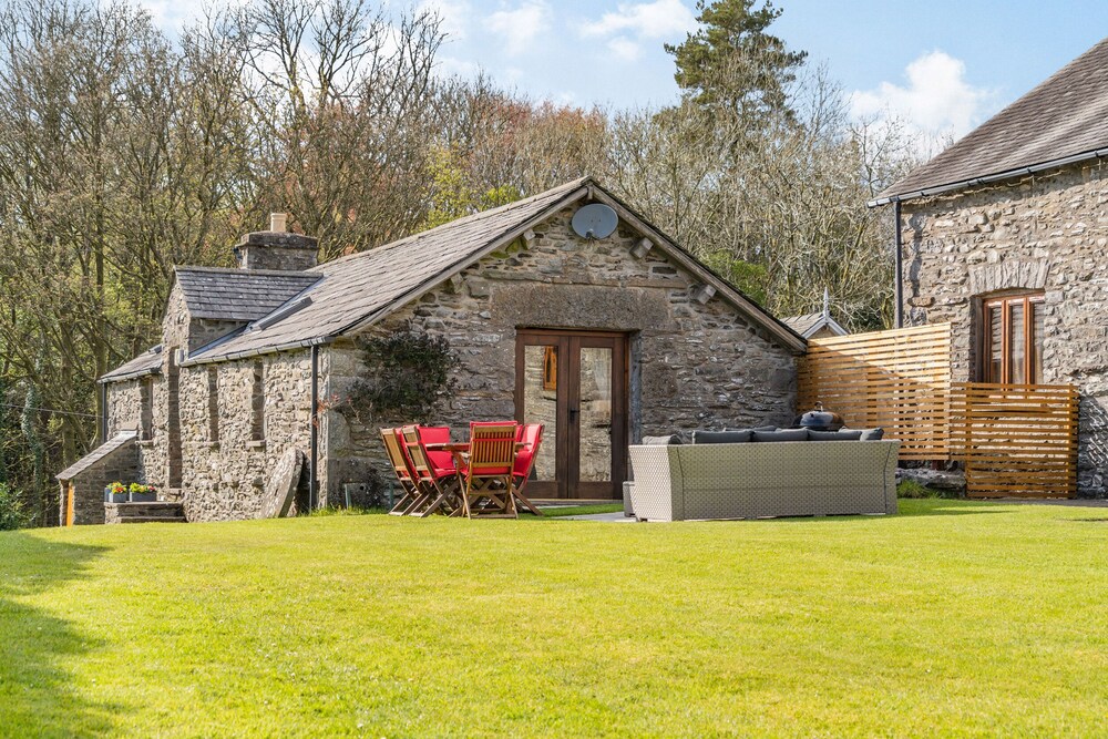 Moresdale Bank Cottage