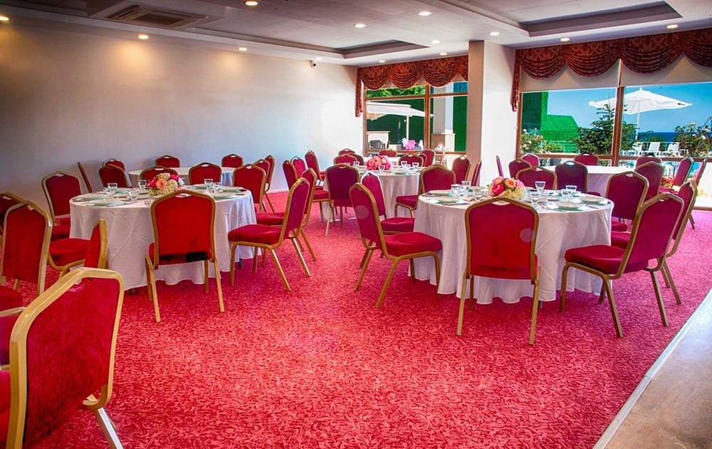 meeting & event spaces
