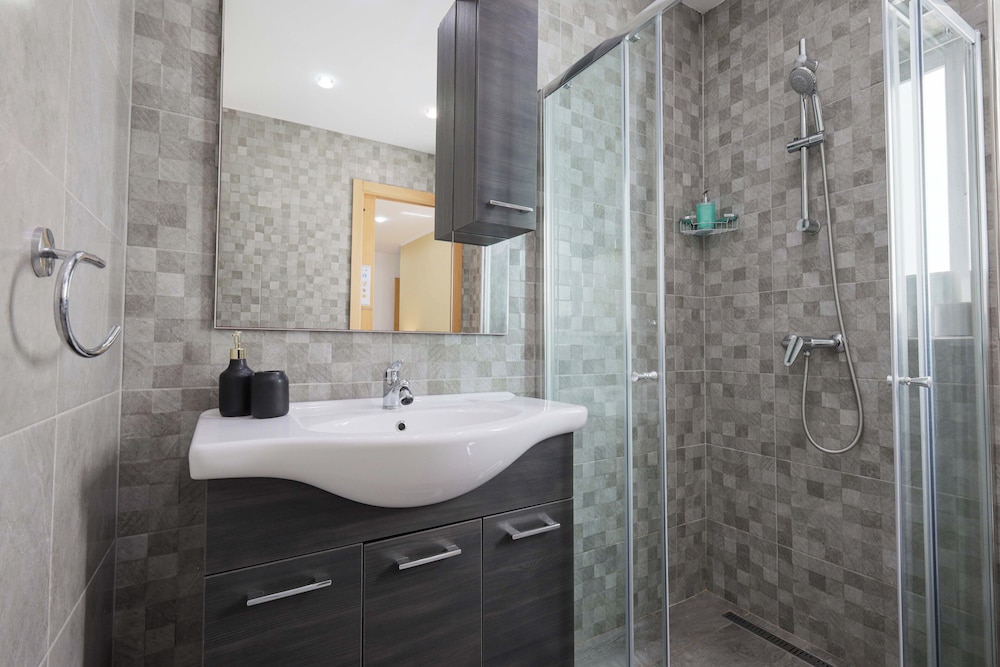 Serene 2BR Penthouse - Sea View Terrace