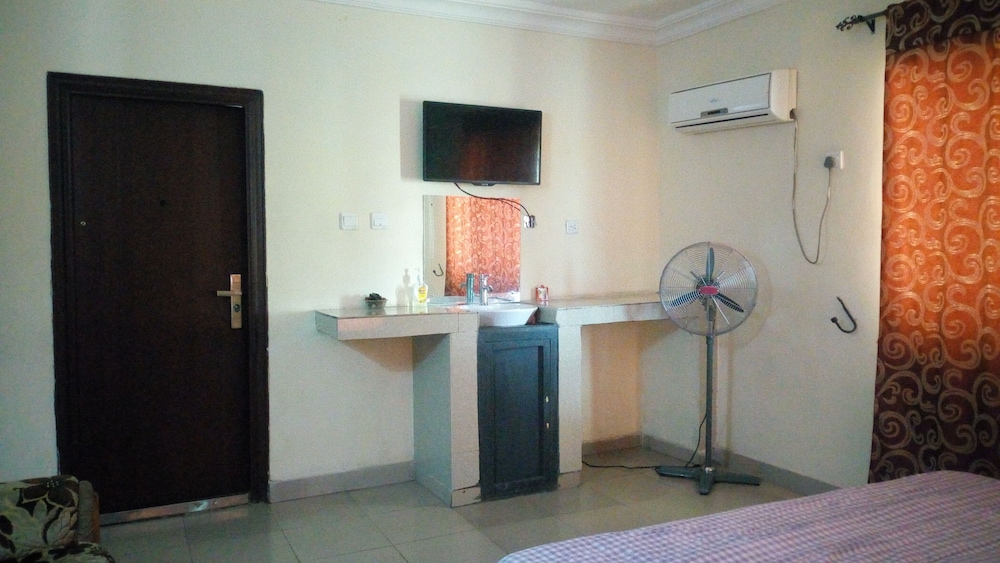 Photo 9