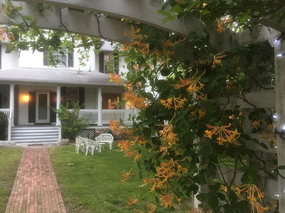 Hotel Fig Street Inn