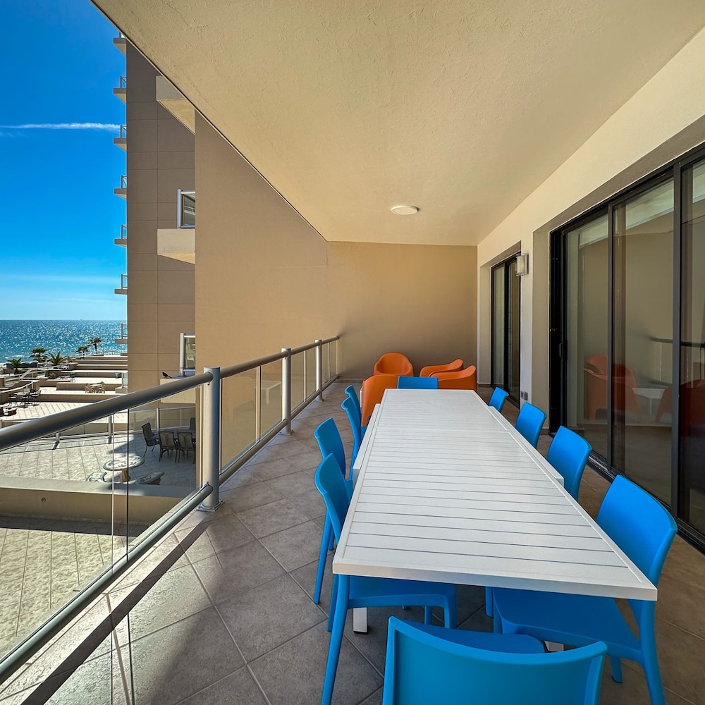 Luxury Ocean View Condo w Huge Deck