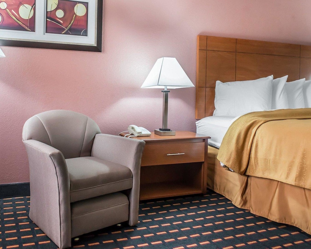 Marianna Vacations - Quality Inn Marianna - Property Image 31