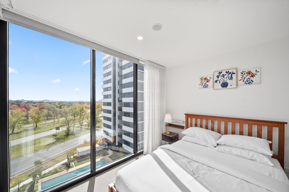 Stylish 2-bed Apartment With Luxe Amenities Access