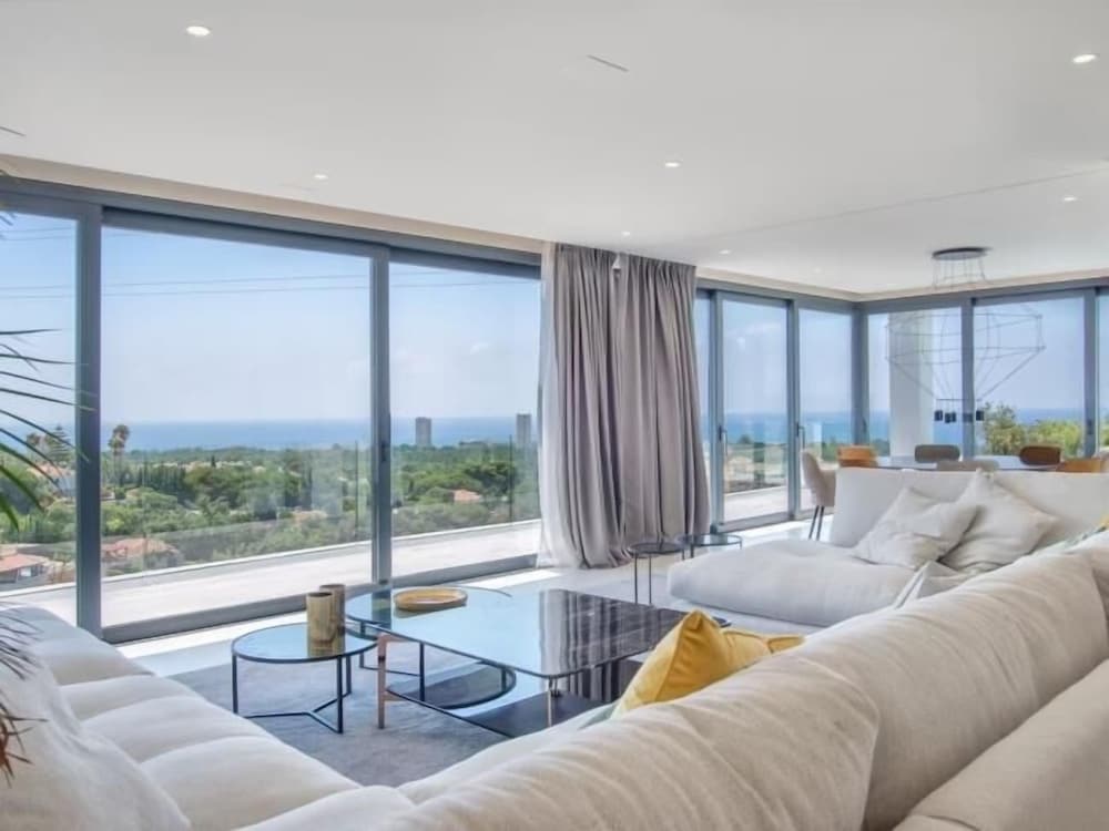 Sunrise Villa Marbella by Lodgerstrip