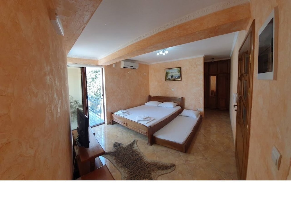 Villa M