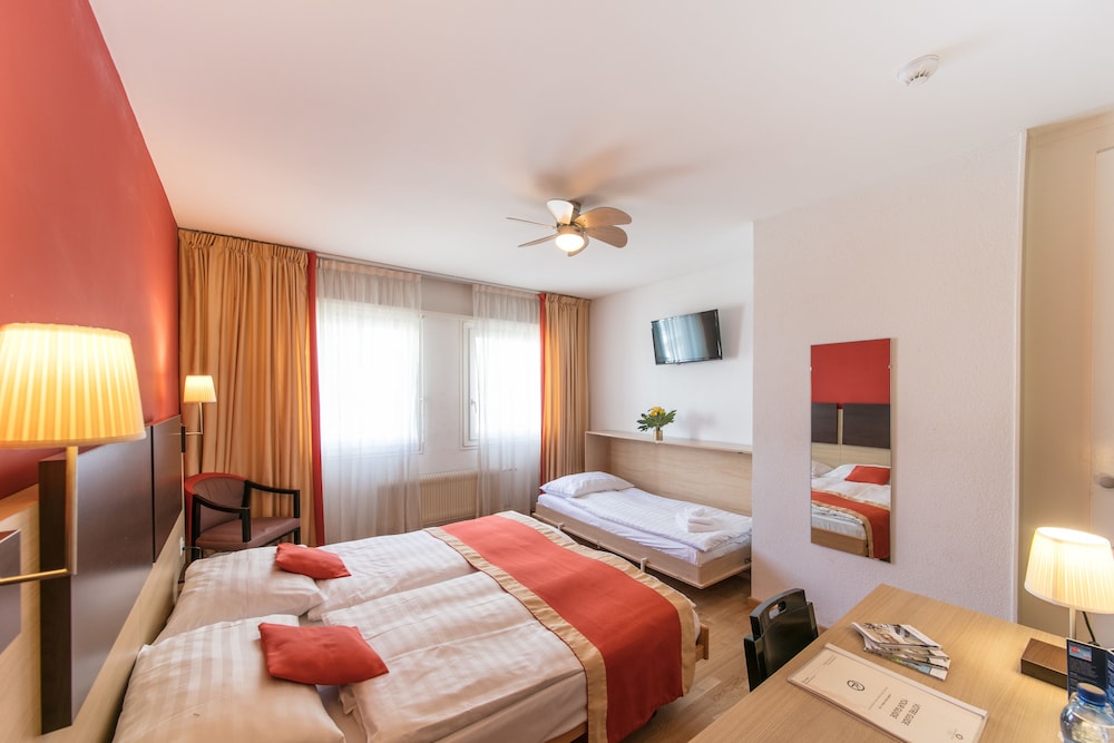 Montreux Vacations - Hotel Bon Port - Property Image 25