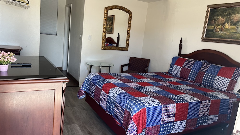 Economy Inn