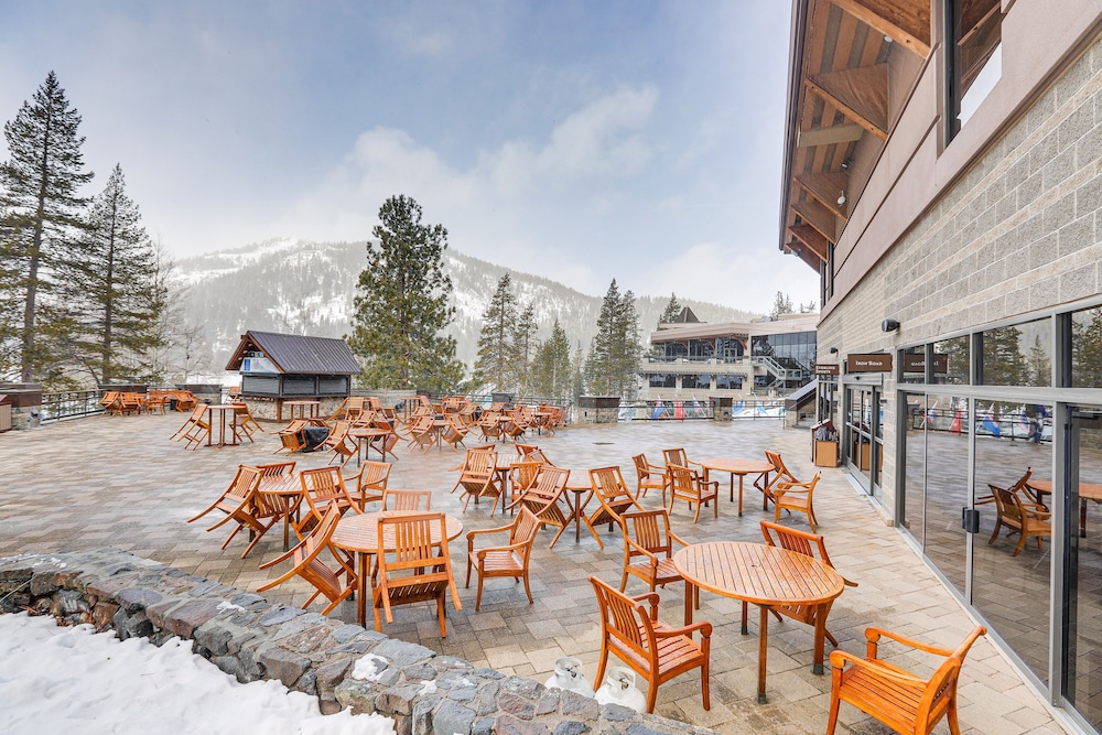 Lake Tahoe Vacations - Breathtaking Olympic Valley Gem: Walk to Chairlift - Property Image 13