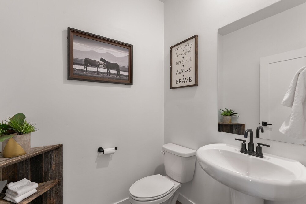 Popular Poolside Retreat 4 Bedroom Townhouse