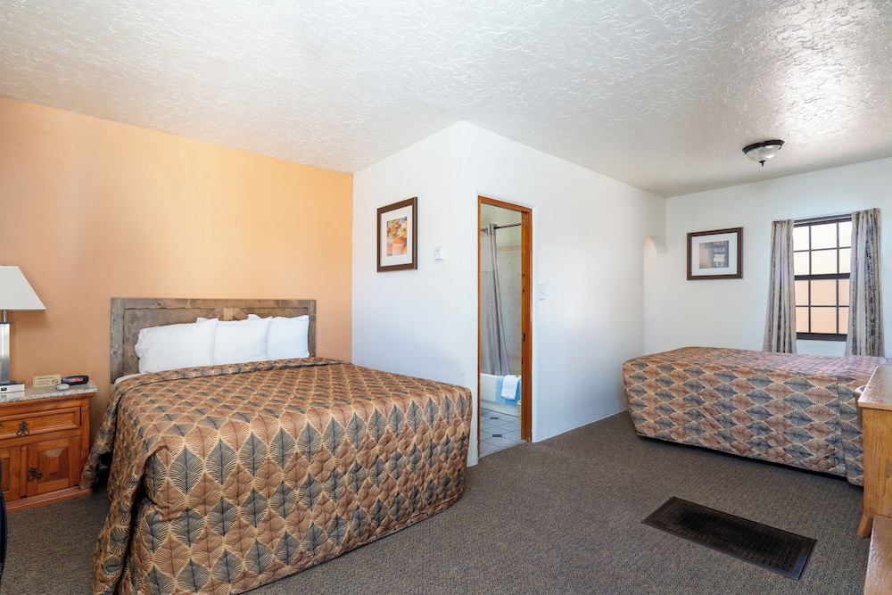 Santa Fe Vacations - King's Rest Court Inn - Property Image 52