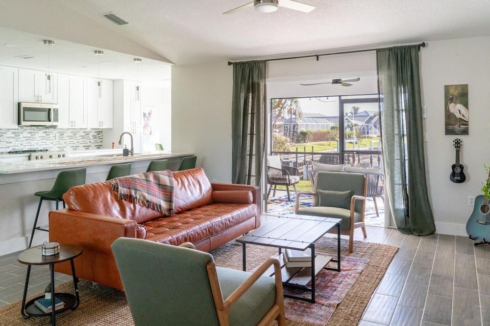 Punta Gorda 3-Bedroom Canalfront Vacation Home with Dock 3 Home