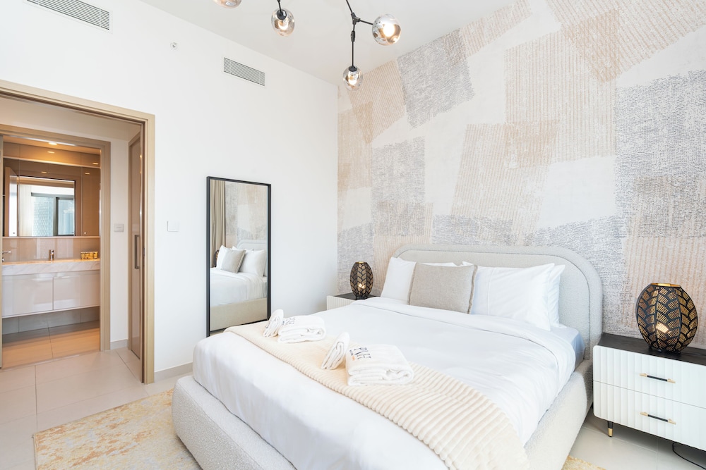 PVH - Elevated 1BR - Burj Royale