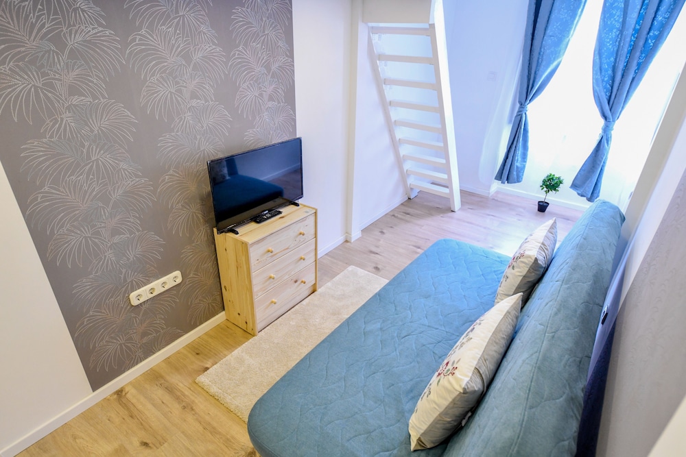Cosy flat in Dob street, Juliet view 2