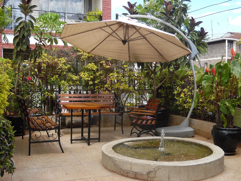Samra Court photo 5