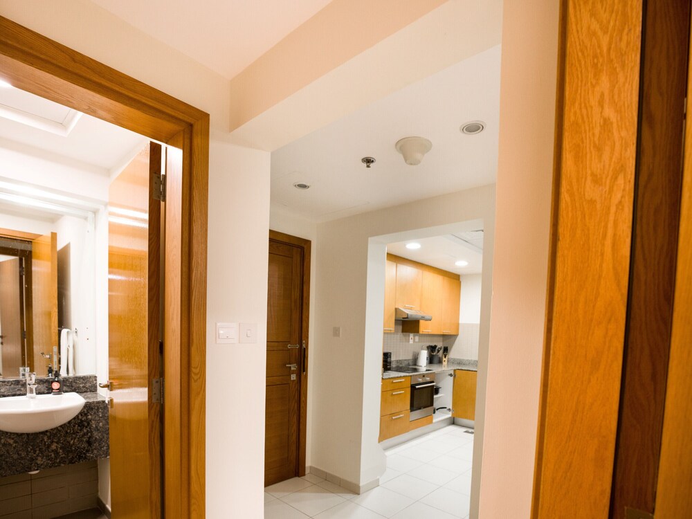 Easygo- Spacious 1bdr Bay Square Busbay