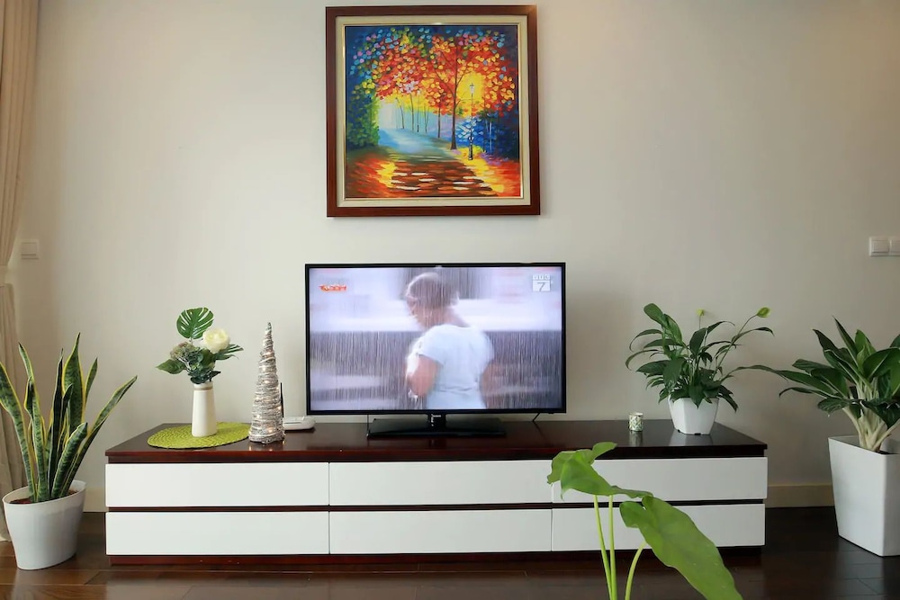 Bayhomes Lancaster Serviced Apartment