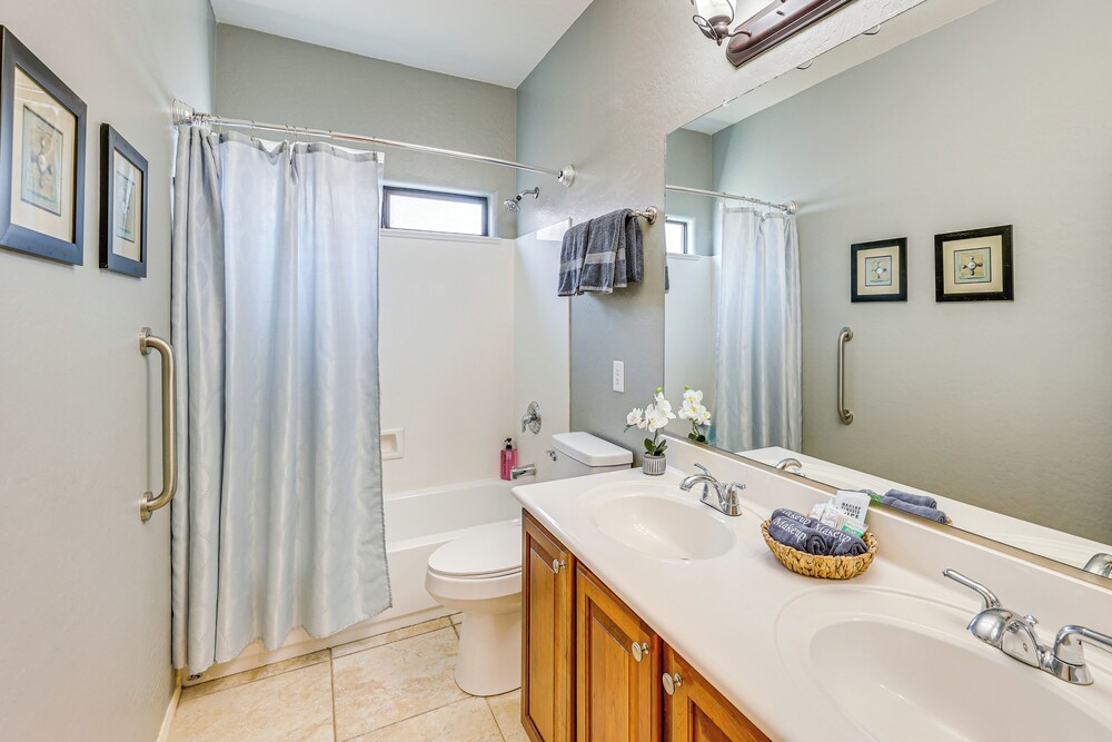 Gold Canyon Golfer's Getaway w/ Scenic Views!