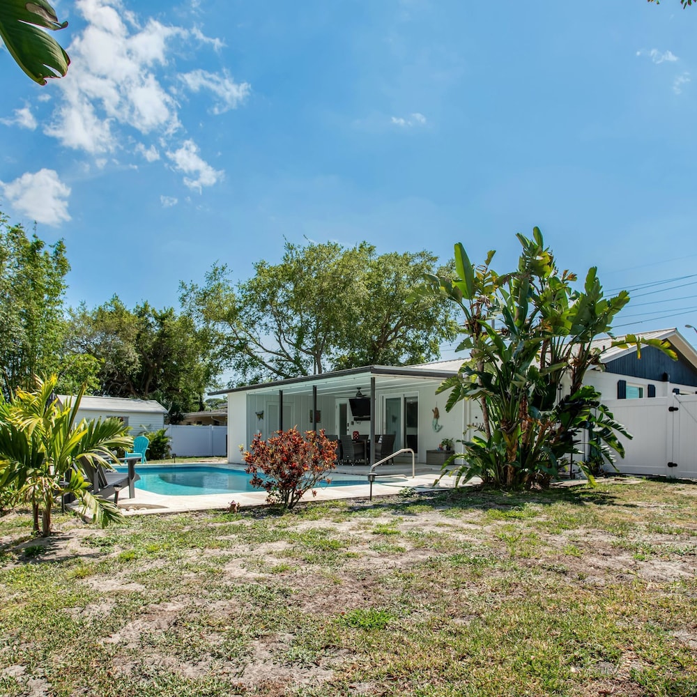 Sarasota Resort-like Living Near Siesta Key For 10