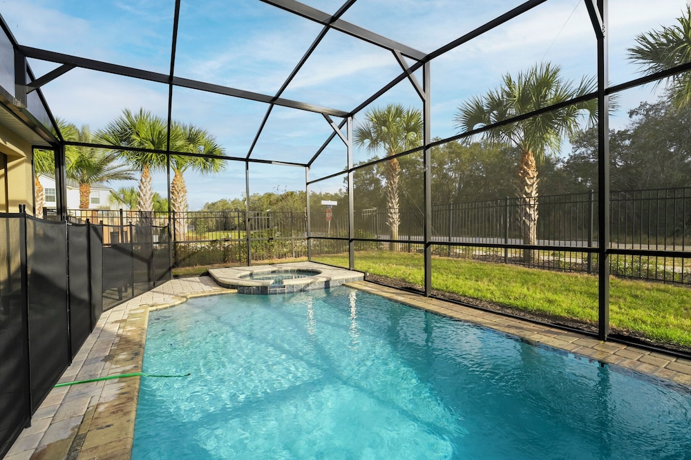 Modern Retreat Private Pool Near Disney