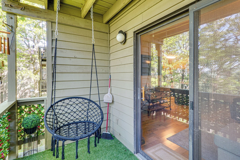 Hike, Fish & Golf: Condo 5 Mi to Ozone Falls!