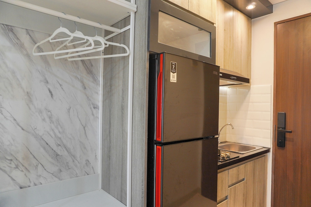 Modern Look And Nice Studio Transpark Bintaro Apartment