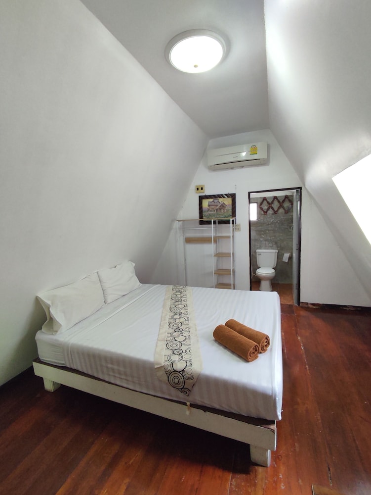 Baansuanlynjee Maeklong Resort