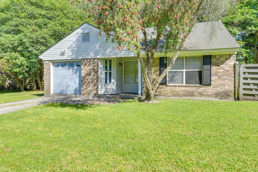 Near Shops & Eats: Richmond Hill Home w/ Yard!