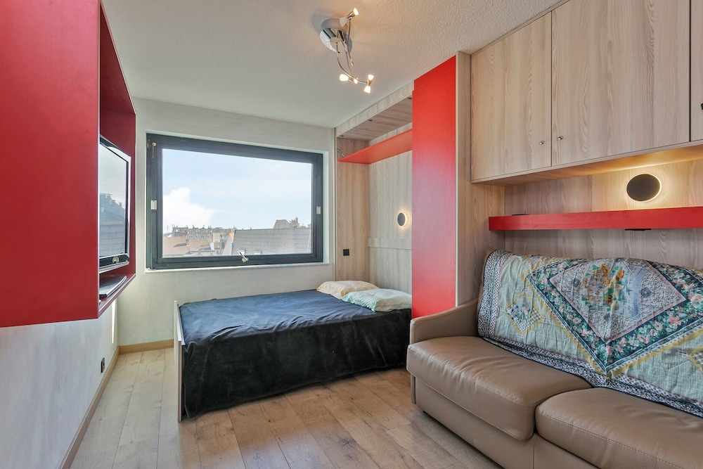 Apartment in Blankenberge Near Tennis Club