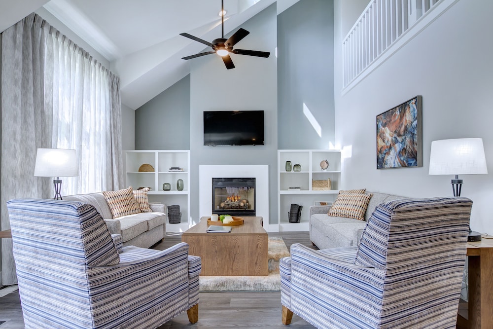 Pocono Mountain Villas MOD Collection by Sonesta